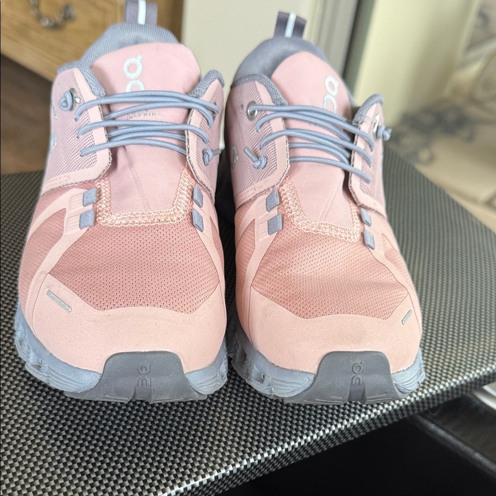 On Running Blush and Charcoal Sneakers - Picture 8 of 8